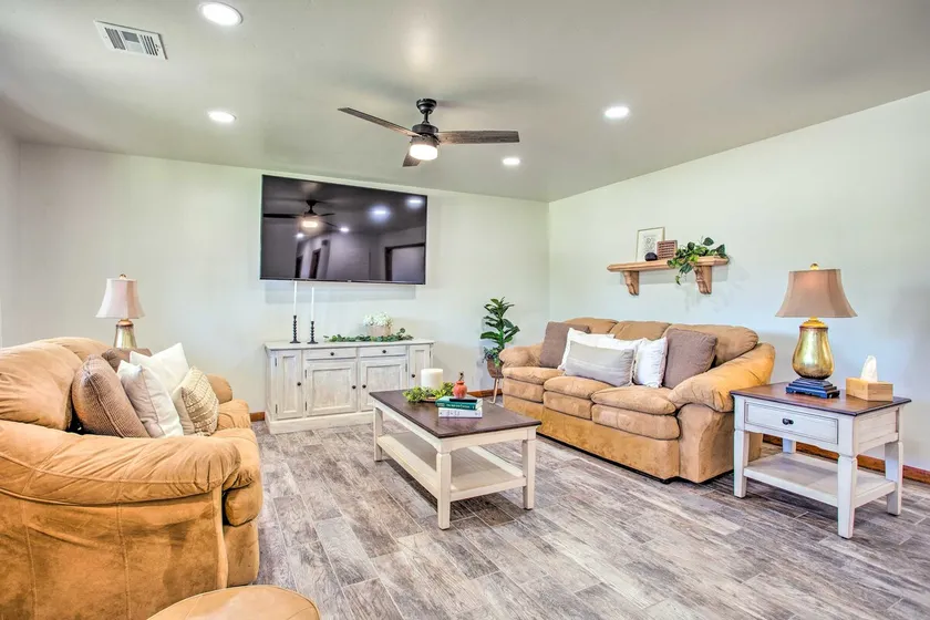 Woodward Home Near Crystal Beach Water Park! - Image 1