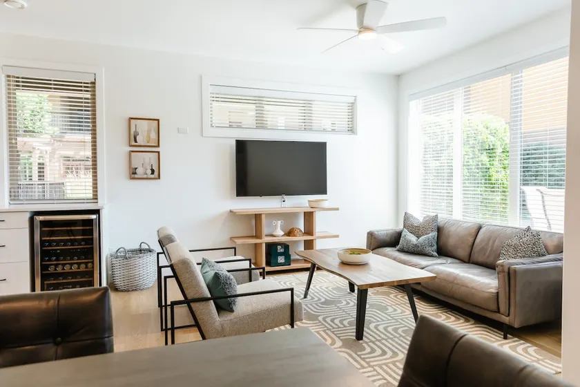 Casa Laguna! Lakefront Condo With Pool & Hot Tub. - Image 1