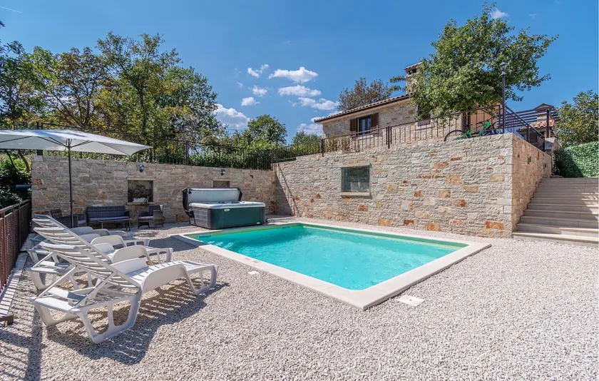 Stunning home in Trosti - Image 1