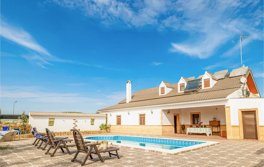 Amazing Home In Lucena - Image 1