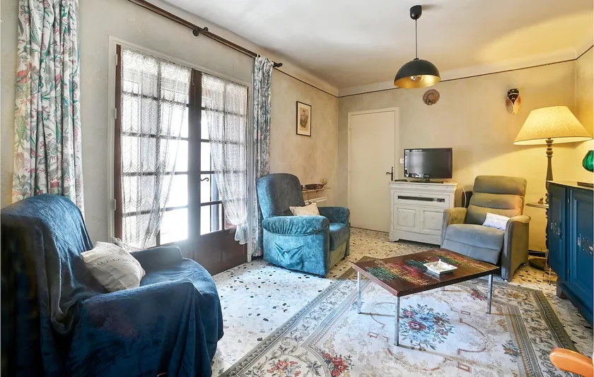 4 Bedroom Stunning Home In Bédoin - Image 1