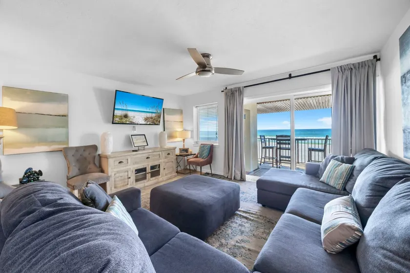 Beach Front Getaway-The Sand Trap-Sleeps 12 - Image 1