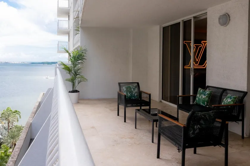 SF Zeus` Sanctuary Ocean View in Brickell Miami - Image 1