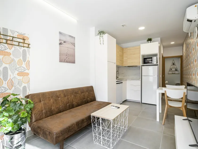 Dobo Madrid ANR2, Two single beds apartment 2 - Image 1