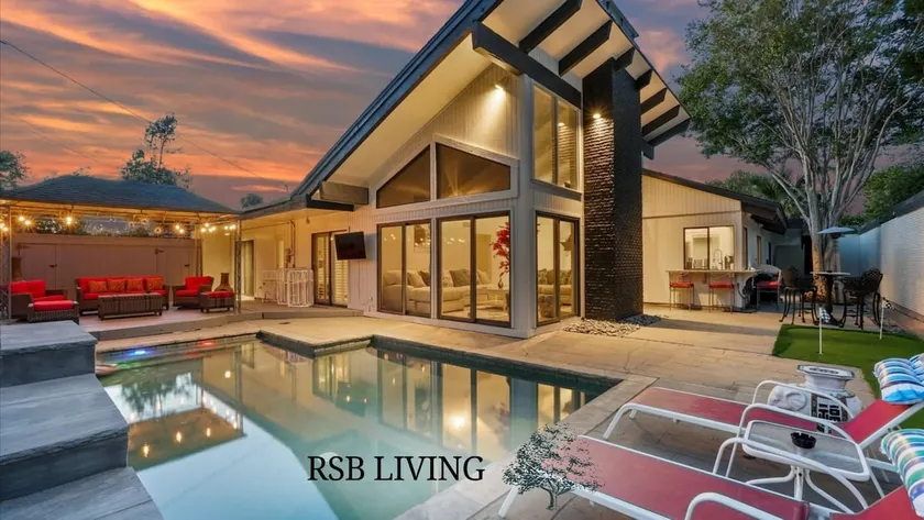 Majestic 4BR 2 5B Home with Mini Golf Pool & Billiards - Image 1