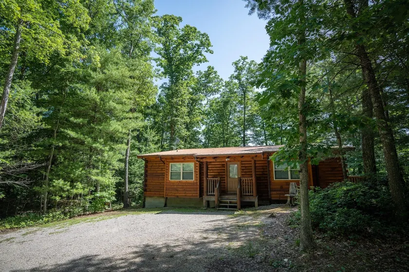 Take it Easy Cabin-Hot Tub, Secluded, WiFi - Image 1