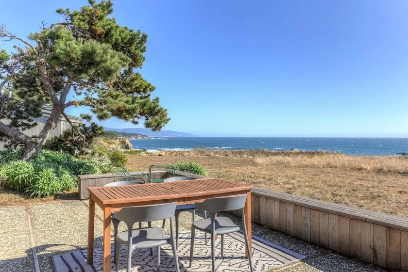 3BR for 6 w/Hot Tub & Ocean Views, Near Trails! - Image 1