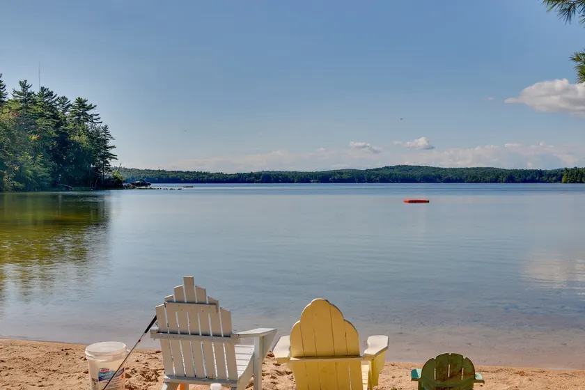 'The Birches' Raymond Getaway w/ Beach & Boat Dock - Image 1