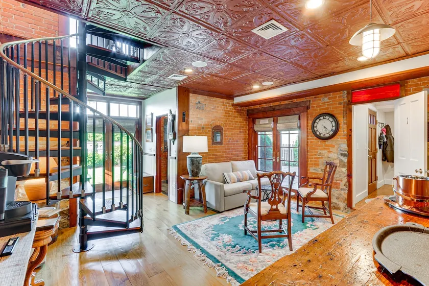 Downtown Essex Apartment - Steps to River! - Image 1
