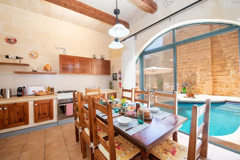 Ta Indri Holiday Home - Image 1