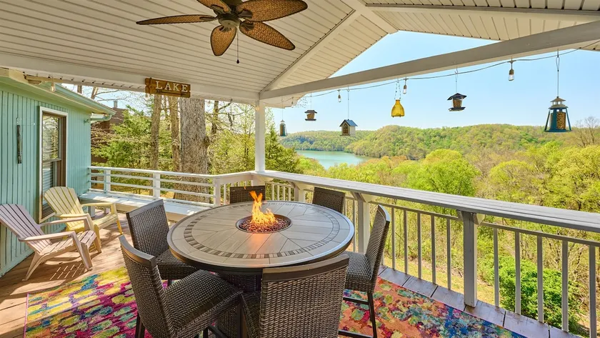 Renovated Cottage! Overlooks Dale Hollow! - Image 1