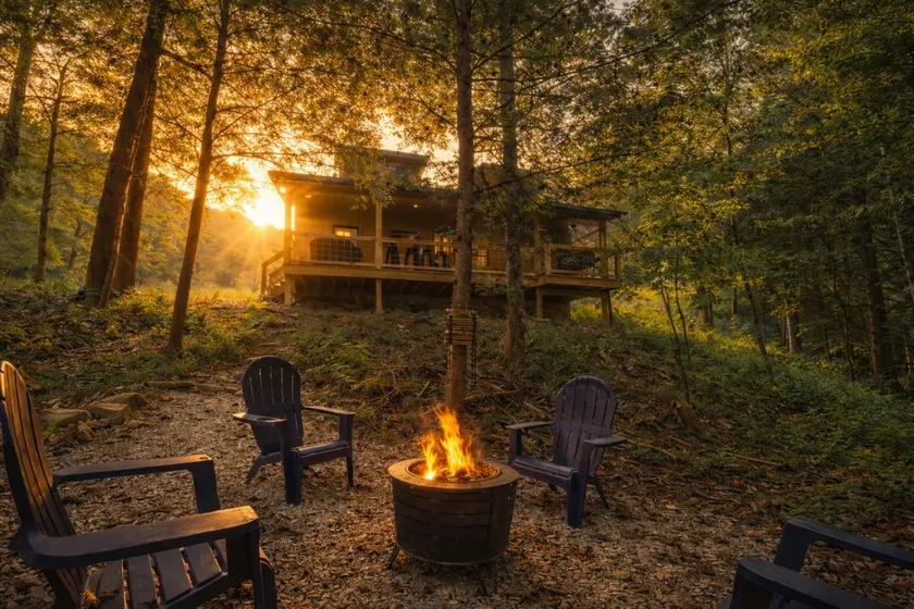 Red River Gorge Hot Tub Firepit Wi-Fi Tucked Away - Image 1