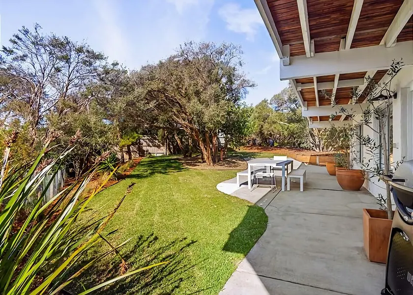 Hilltop Getaway, Stunning Sunsets, Close to Beach - Image 1