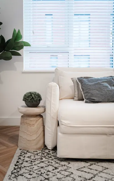 Prime Location: Chester City Apartment - Image 1