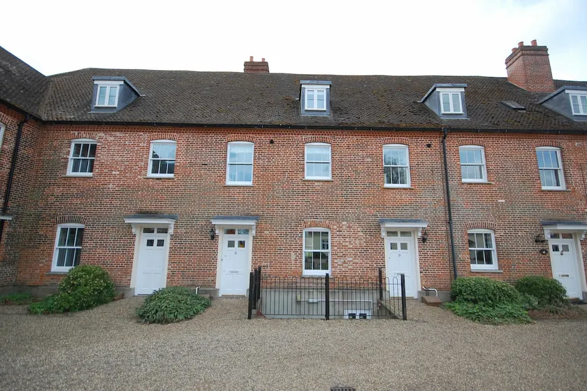 Saffron, Blythview - Image 1