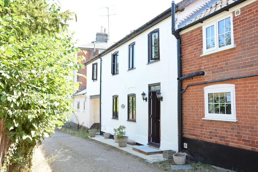 Pine Cottage - Image 1