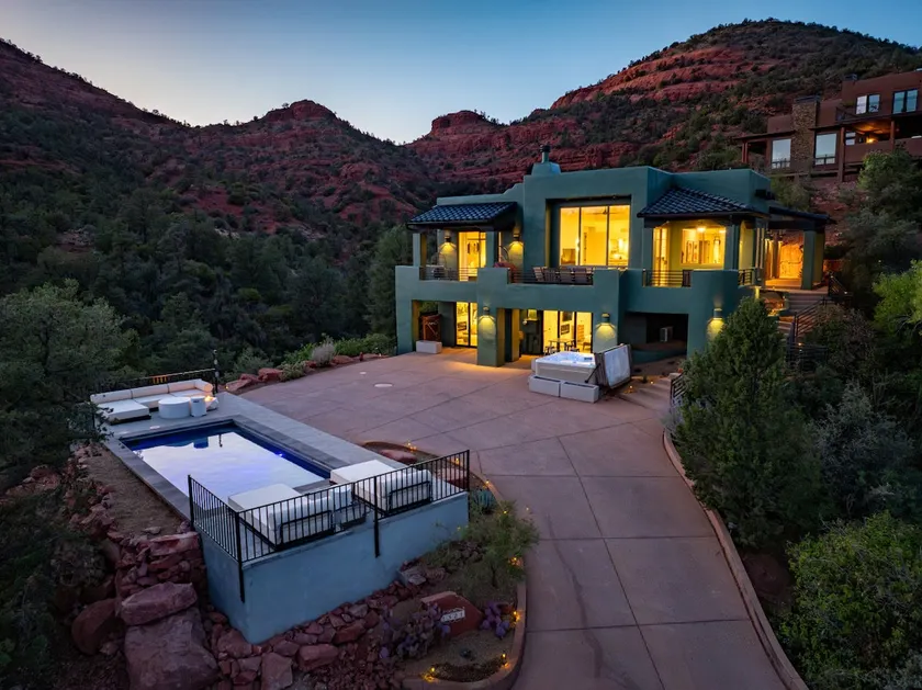 Panoramic Views, Heated Pool & Spa, Large Decks - Image 1