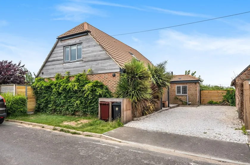 Luxury Coastal Home in West Wittering | Sleeps 10 - Image 1