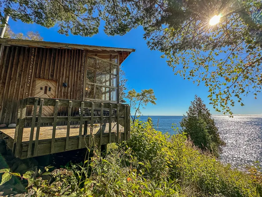 Hoyllara: A classic cabin on Lake Superior - Image 1