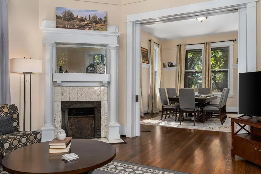 Historic Birmingham Home: Family-Friendly & Spacio - Image 1