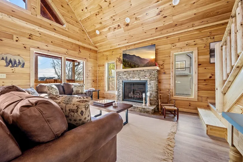 Summer Sale Smoky Mtn Cabin with Hot Tub & Game Rm - Image 1