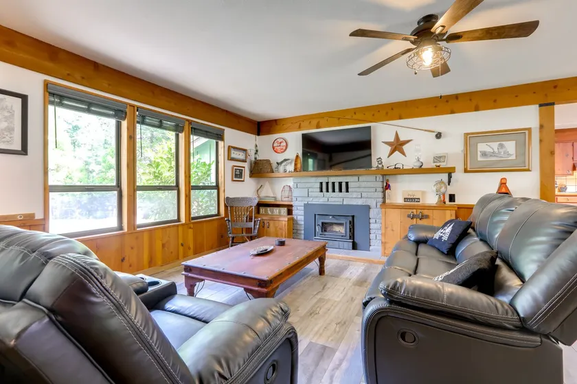 1 Mi to Lake: Hot Tub Haven in Pollock Pines! - Image 1
