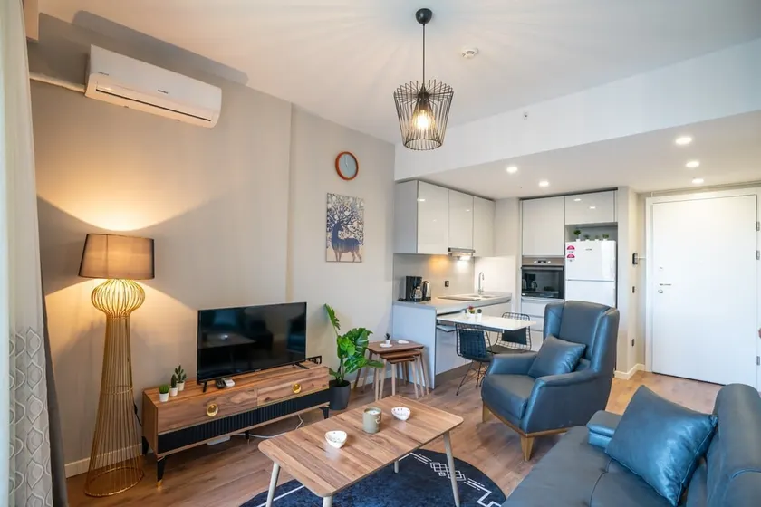 Stylish 1-Bedroom Apt- Experience City's Pulse - Image 1