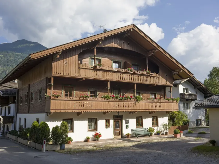 Apartment in Fügen near Hochzillertal Skiing - Image 1