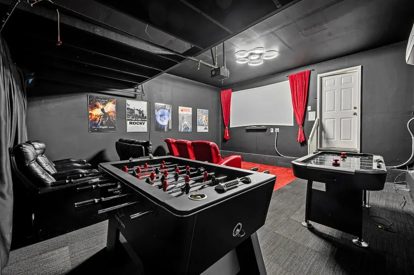 Ideal for Families & Groups | Theatre | Pet Friendly | Firepit | Spacious - Image 1