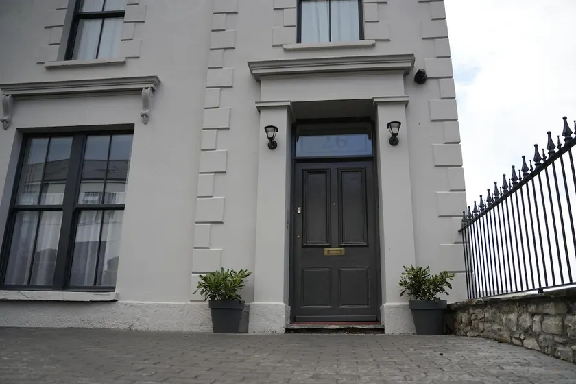 Immaculate 1-Bed Apartment in Merthyr Tydfil - Image 1