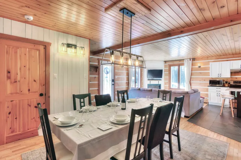 Hjort: 4bdr, 9p.p. Riverfront, Hot Tub, Pool table, 3BDR 7bed Heated floors Riverfront Spa, Pool tab... - Image 1