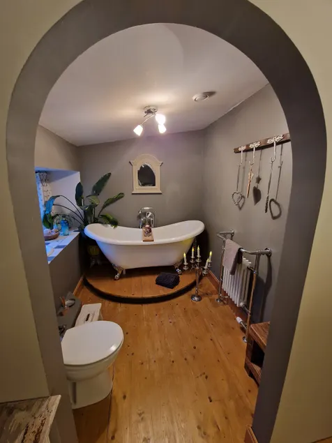 Fyne Byre Cottage - Barn Conversion with Hot Tub - Image 1