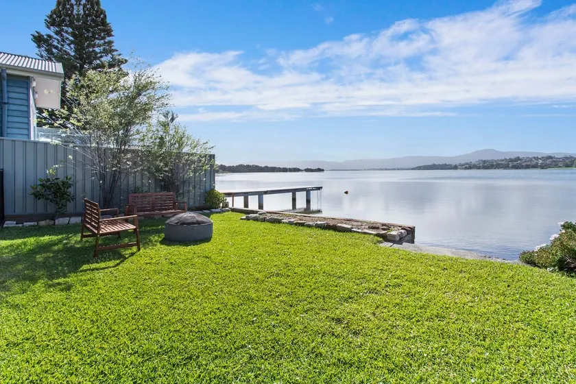 The Little Lake House - Image 1