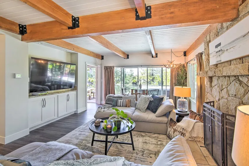 Chic Lake House w/ Furnished Deck & Hot Tub! - Image 1
