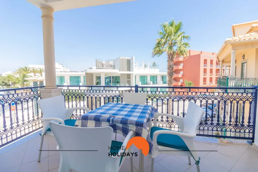 Albufeira Bicos Beach Apartment - Image 1