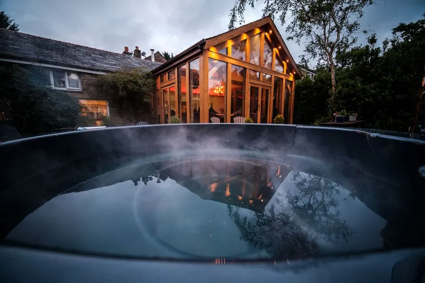 Oakhouse - sleeps 16 guests  in 5 bedrooms - Image 1