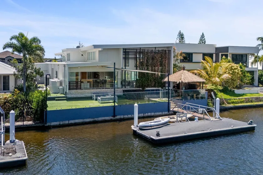 Pet Friendly Canalhouse - Pontoon, Pool & Pizza Nights - Image 1