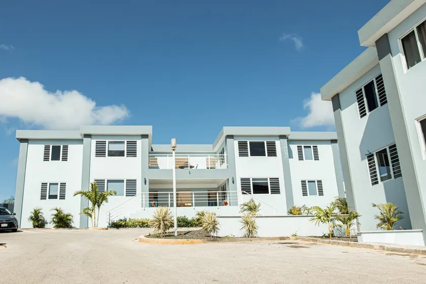 Central Island 2BR | Lyra Vacation Rentals - Image 1