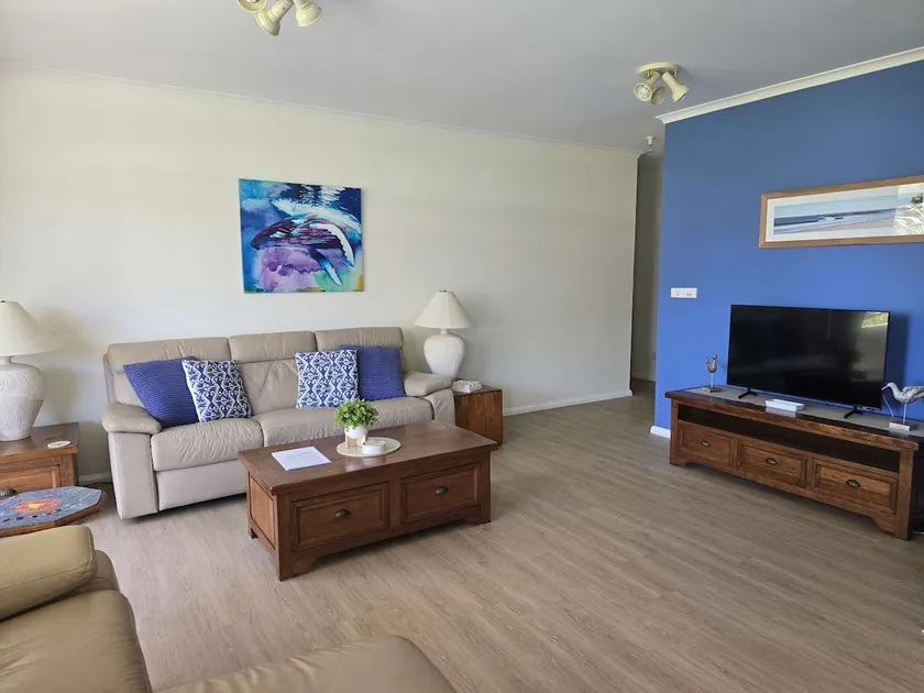 Fathoms 16 Mollymook Beach - Image 1