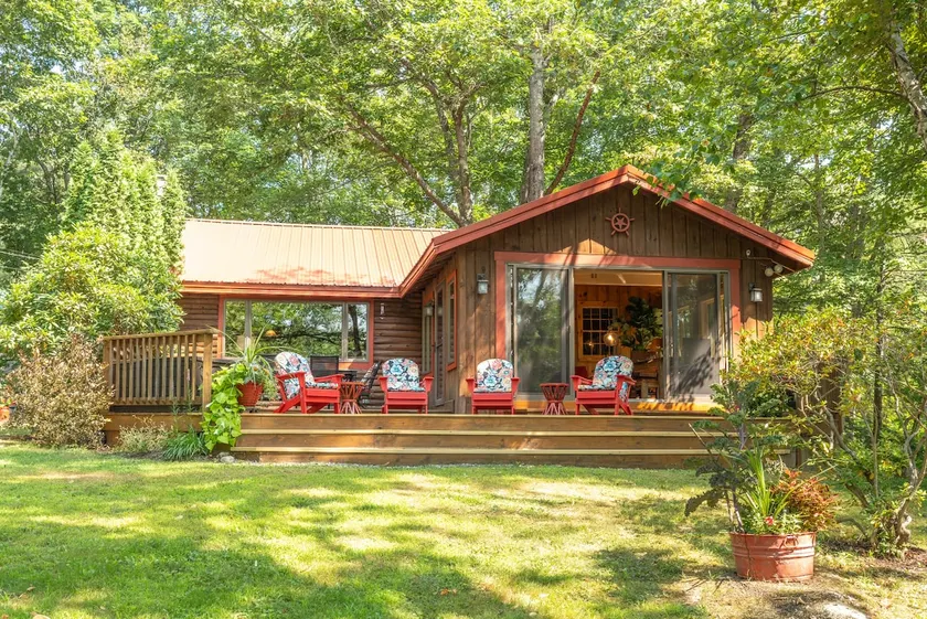 Lakeside Story - Log Cabin, Fire Pit, Beach! - Image 1