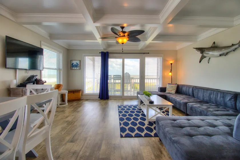 Whitecaps D 🌊Oceanfront Condo with Unparalleled Views🌊 - Image 1