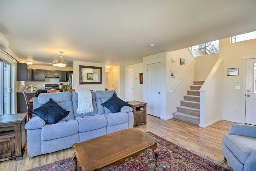 Pet-Friendly Poulsbo Abode w/ Mountain Views! - Image 1