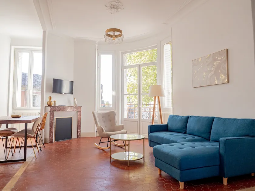 The CosyChic Large balcony apartment in the city center - Image 1