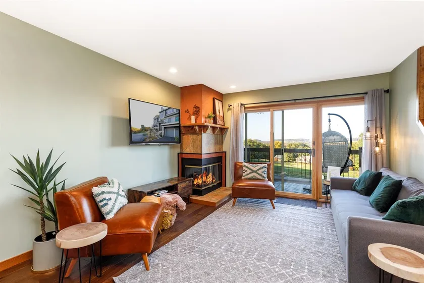 2 Bedroom Townhouse w/Play Room+Pets Welcome - Image 1