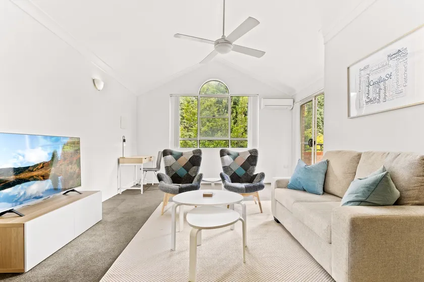 Pristine 2-Bed Near Marrickville Village - Image 1