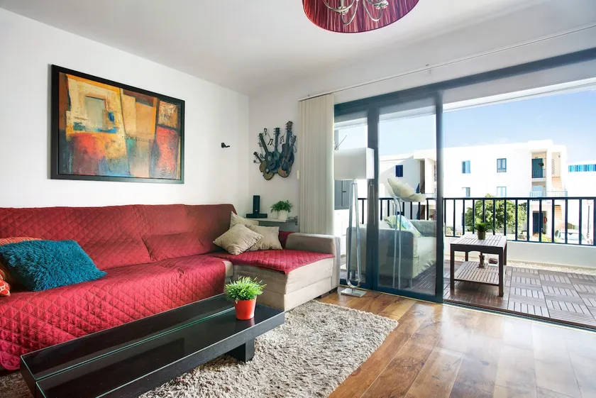 A beautiful apartment near the beach - Image 1
