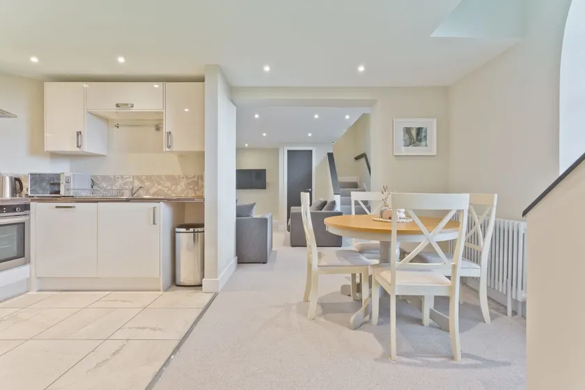 Two Bed Apartment - Image 1