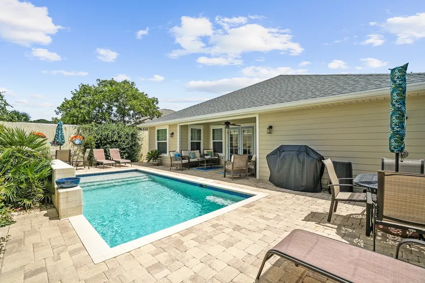 Pet Friendly Beach House - Paradise on Palm by Panhandle Getaways - Image 1