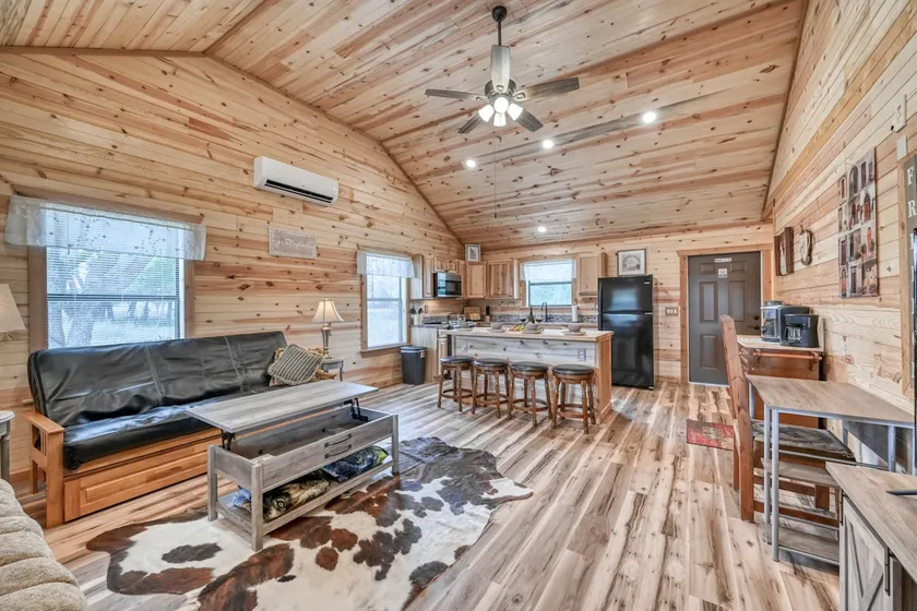 Rustic Cabin with Firepit and Grill - 10 mins to Main St - Image 1