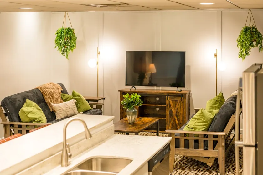 COZY, BEAUTIFUL APARTMENT AT AVANTI COVE - Image 1